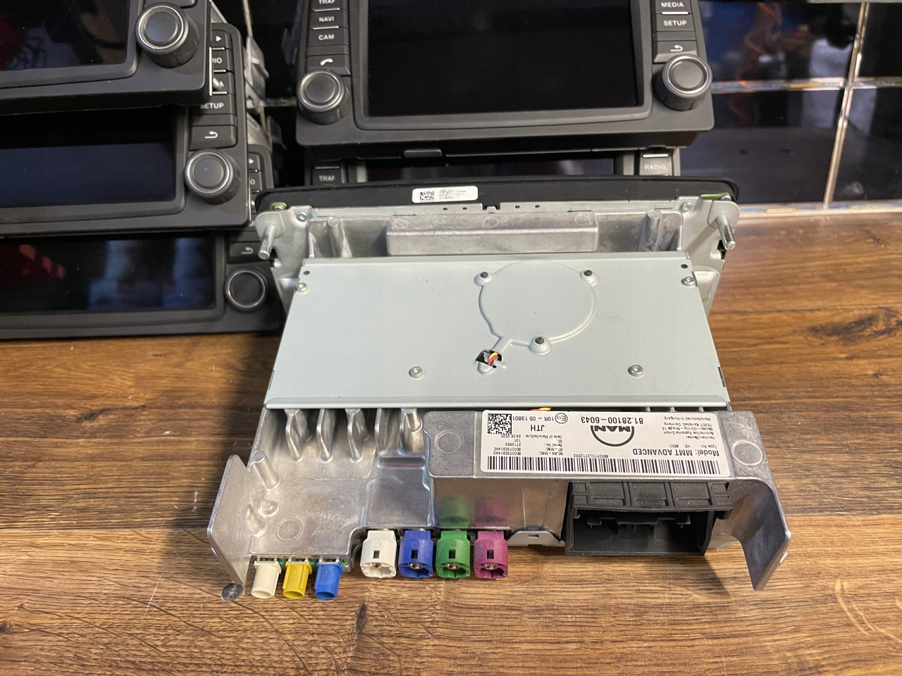 RADIO NAWIGACJA MAN TGS TGX EURO 6 81281006043 WYMIENIONY WYŚWIETLACZ - Навигационна система за Камион: снимка 5 RADIO NAWIGACJA MAN TGS TGX EURO 6 81281006043 WYMIENIONY WYŚWIETLACZ - Навигационна система за Камион: снимка 5