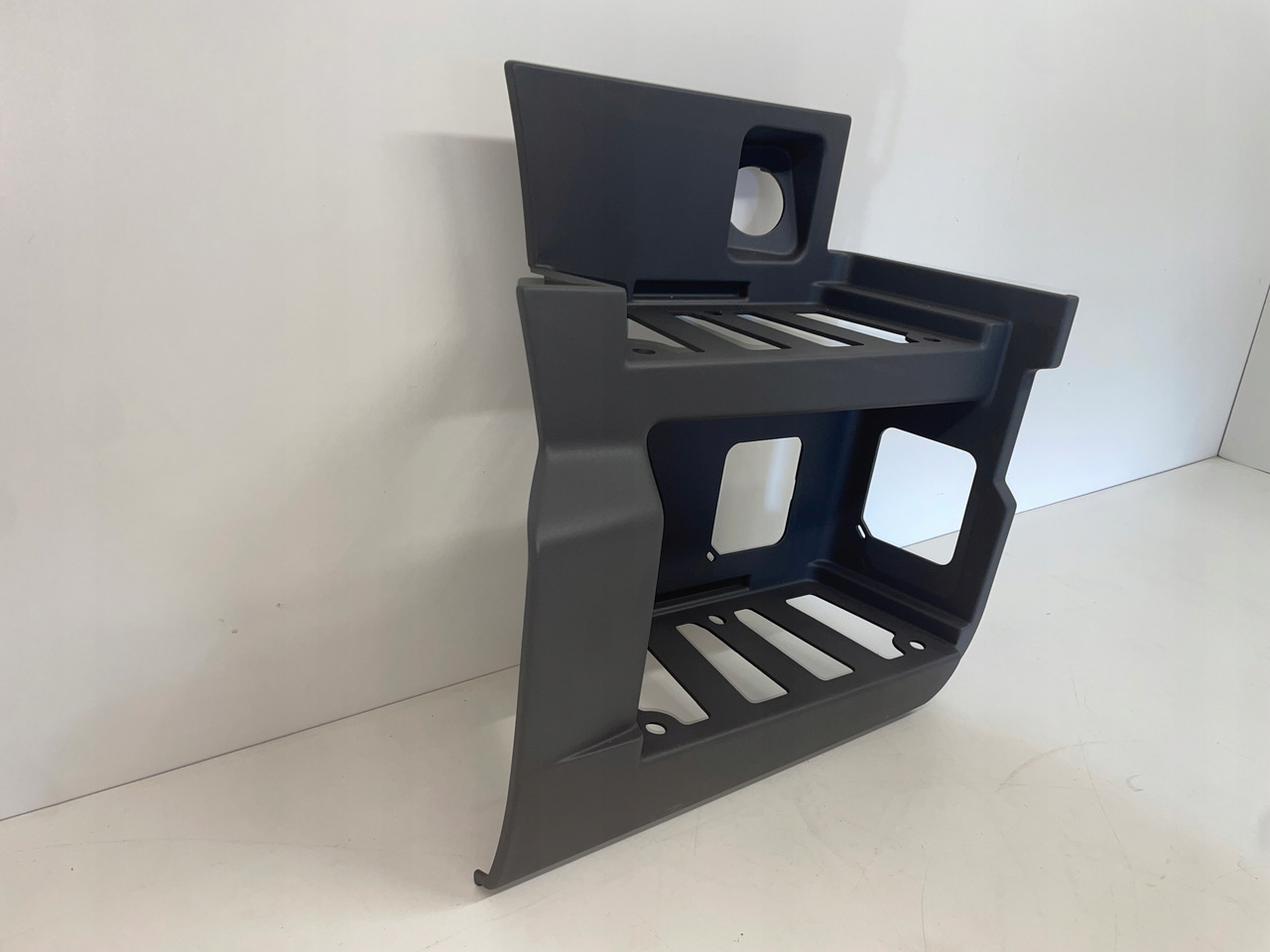 STOPNICA DOLNY STOPIEŃ PRAWY MAN TGS TGXS TG-3 81615200092 - Cтъпало за Камион: снимка 2 STOPNICA DOLNY STOPIEŃ PRAWY MAN TGS TGXS TG-3 81615200092 - Cтъпало за Камион: снимка 2