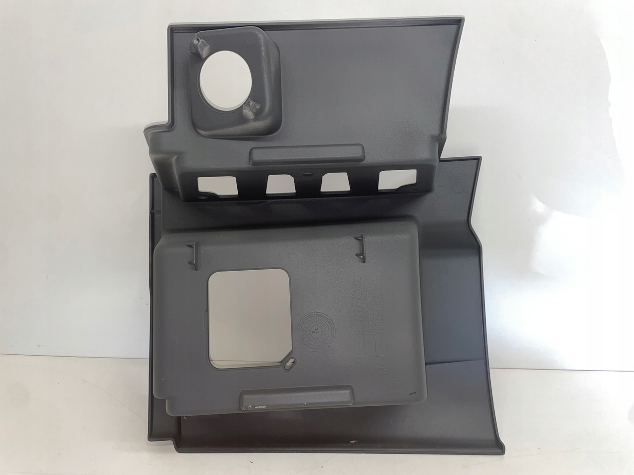 STOPNICA DOLNY STOPIEŃ PRAWY MAN TGS TGXS TG-3 81615200092 - Cтъпало за Камион: снимка 4 STOPNICA DOLNY STOPIEŃ PRAWY MAN TGS TGXS TG-3 81615200092 - Cтъпало за Камион: снимка 4