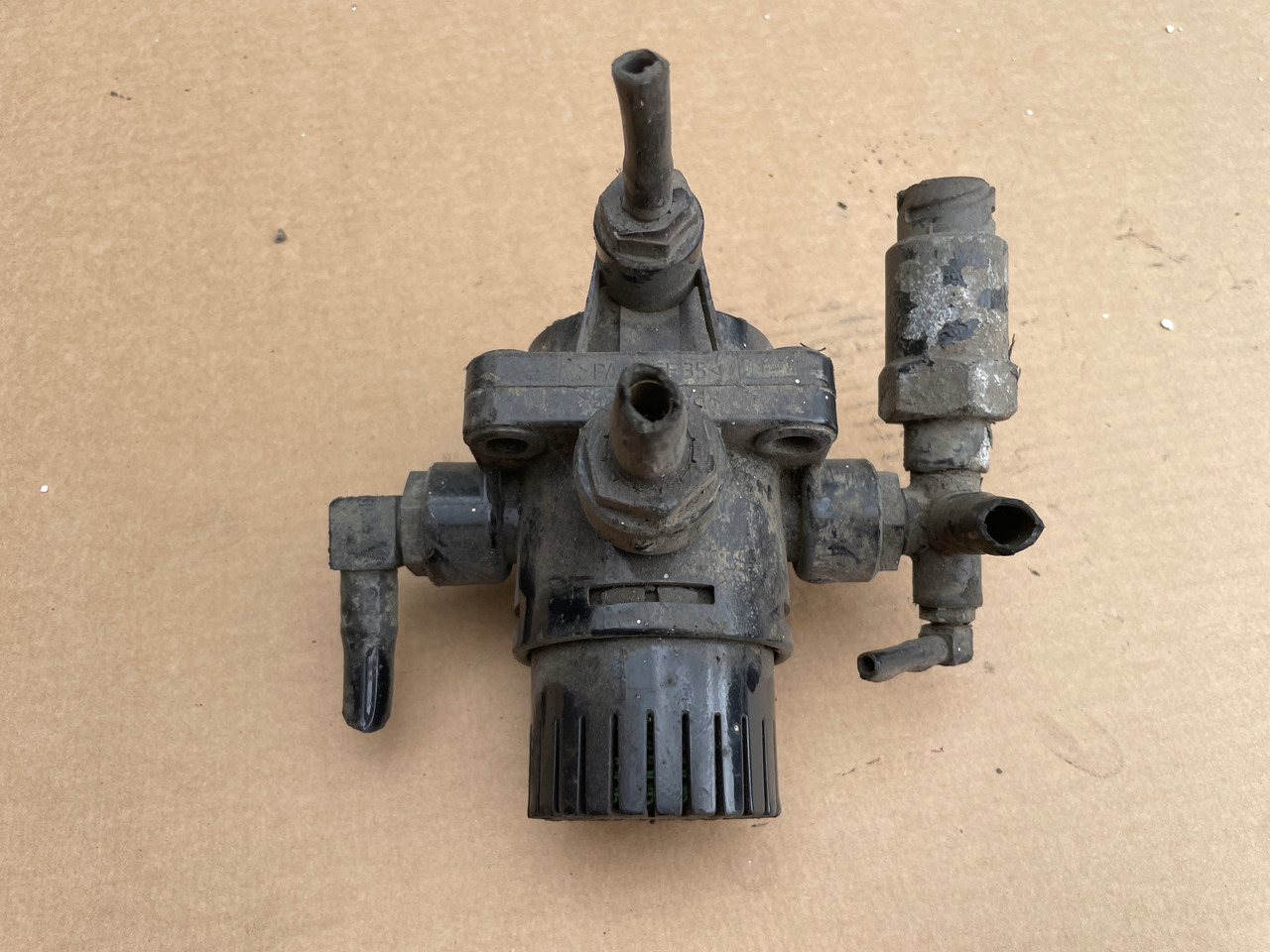 ZAWÓR HAMULCA RĘCZNEGO WABCO MAN TGX TGA TGS 81521166075 - Спирачен клапан за Камион: снимка 4 ZAWÓR HAMULCA RĘCZNEGO WABCO MAN TGX TGA TGS 81521166075 - Спирачен клапан за Камион: снимка 4