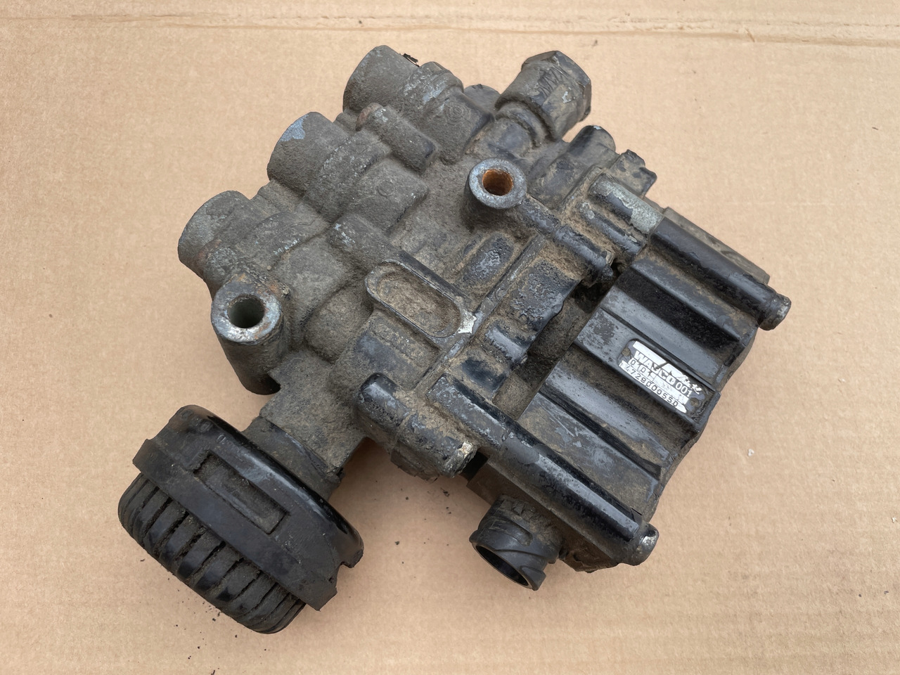 ZAWÓR PODUSZEK ECAS MAN TGA TGX TGS 4729000550 - Въздушно окачване за Камион: снимка 2 ZAWÓR PODUSZEK ECAS MAN TGA TGX TGS 4729000550 - Въздушно окачване за Камион: снимка 2