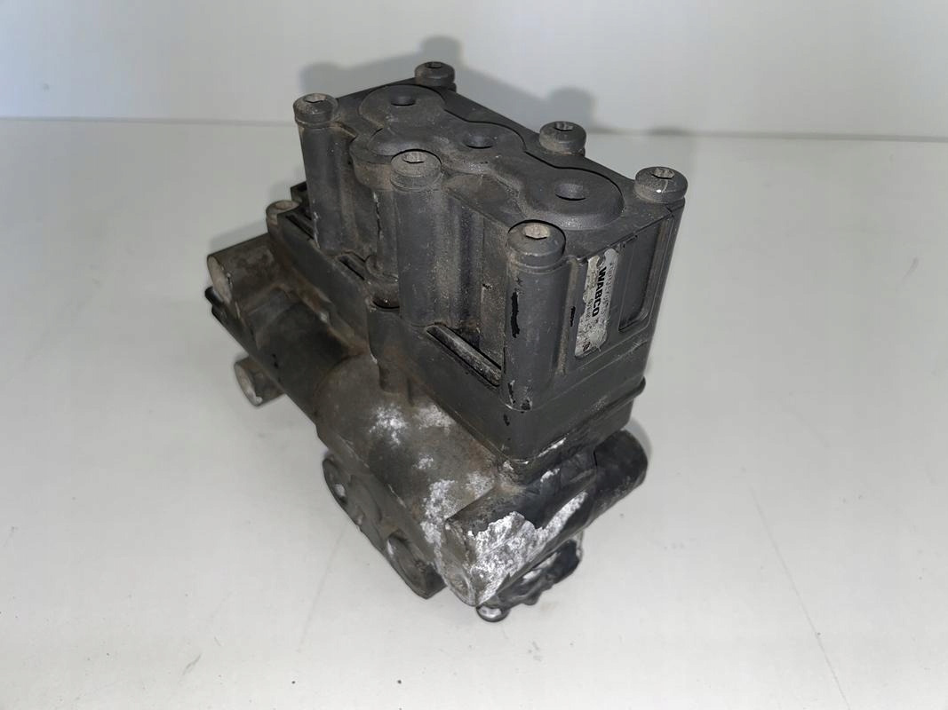 ZAWÓR PODUSZEK MERCEDES ACTROS MP 4 A0013270625 - Спирачен клапан за Камион: снимка 1 ZAWÓR PODUSZEK MERCEDES ACTROS MP 4 A0013270625 - Спирачен клапан за Камион: снимка 1