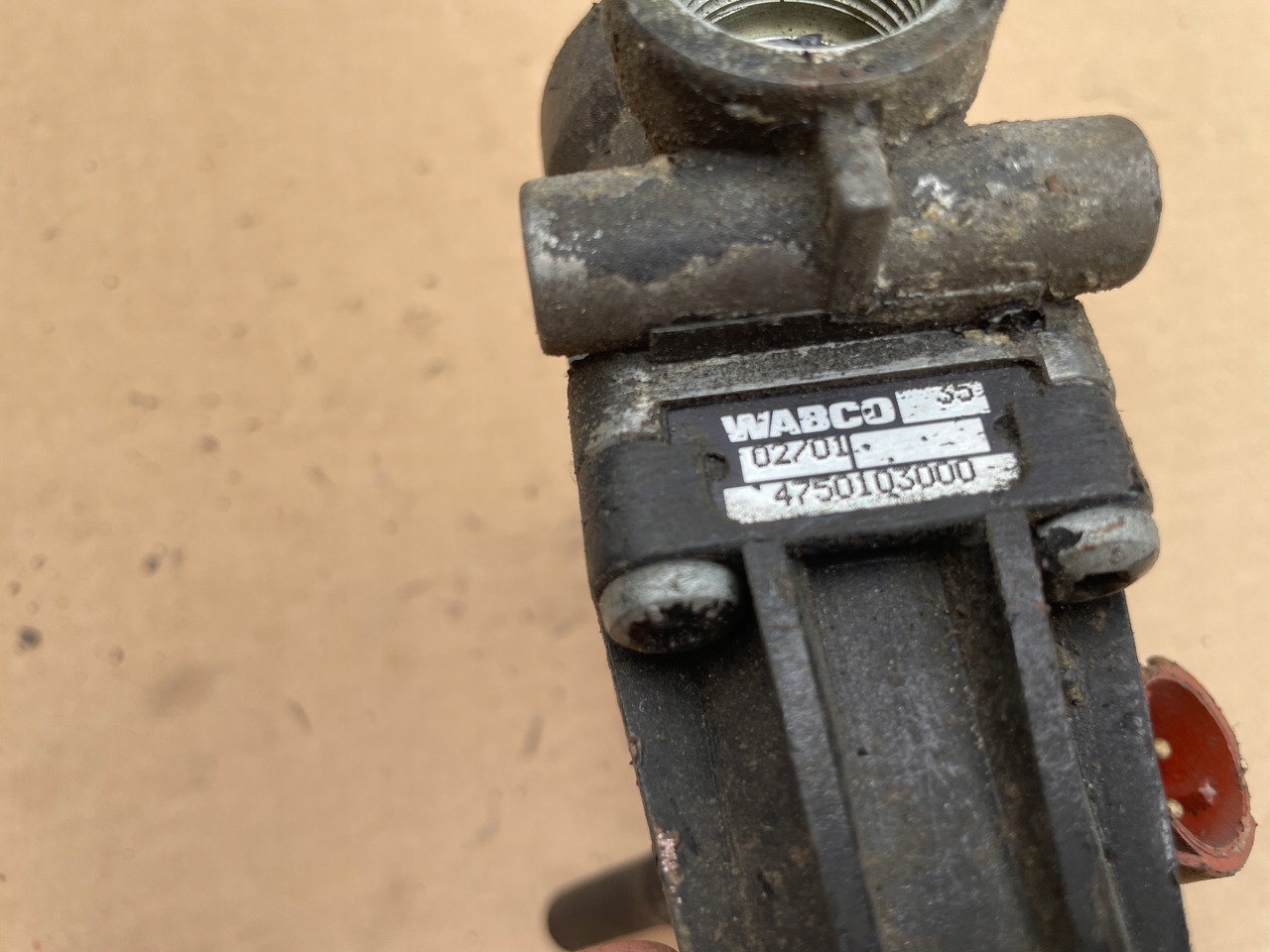 ZAWÓR REDUKCUJNY REDUKTOR CIŚNIENIA MAN TGA TGX TGS 4750103000 - Въздушно окачване за Камион: снимка 3 ZAWÓR REDUKCUJNY REDUKTOR CIŚNIENIA MAN TGA TGX TGS 4750103000 - Въздушно окачване за Камион: снимка 3