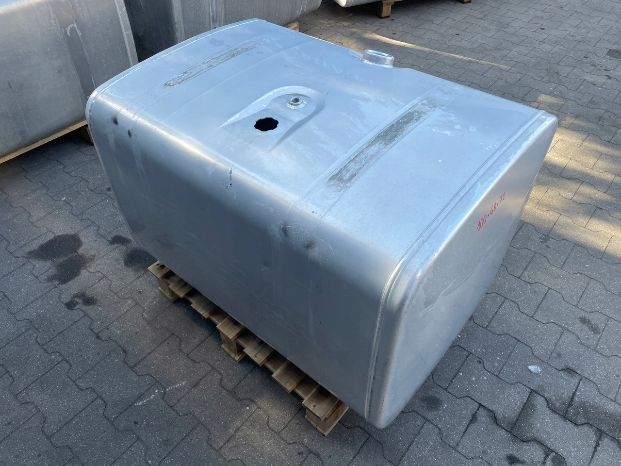 Резервоар за гориво за Камион ZBIORNIK PALIWA 400L SCANIA 1878319: снимка 6 Резервоар за гориво за Камион ZBIORNIK PALIWA 400L SCANIA 1878319: снимка 6