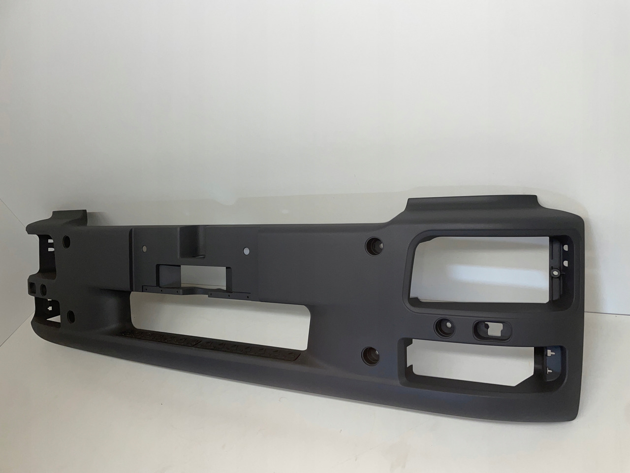 ZDERZAK MAN TGM SZEROKI 81416100354 - Броня за Камион: снимка 3 ZDERZAK MAN TGM SZEROKI 81416100354 - Броня за Камион: снимка 3