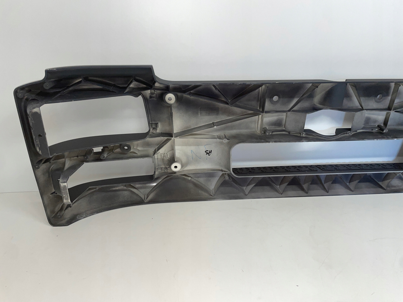 ZDERZAK MAN TGM SZEROKI 81416100354 - Броня за Камион: снимка 5 ZDERZAK MAN TGM SZEROKI 81416100354 - Броня за Камион: снимка 5