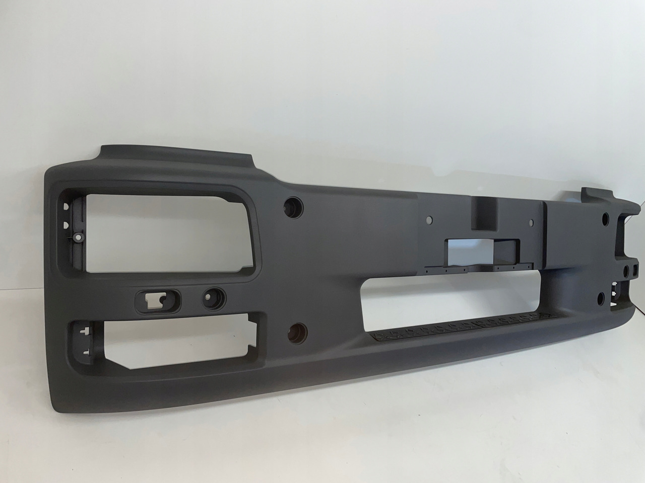 ZDERZAK MAN TGM SZEROKI 81416100354 - Броня за Камион: снимка 2 ZDERZAK MAN TGM SZEROKI 81416100354 - Броня за Камион: снимка 2