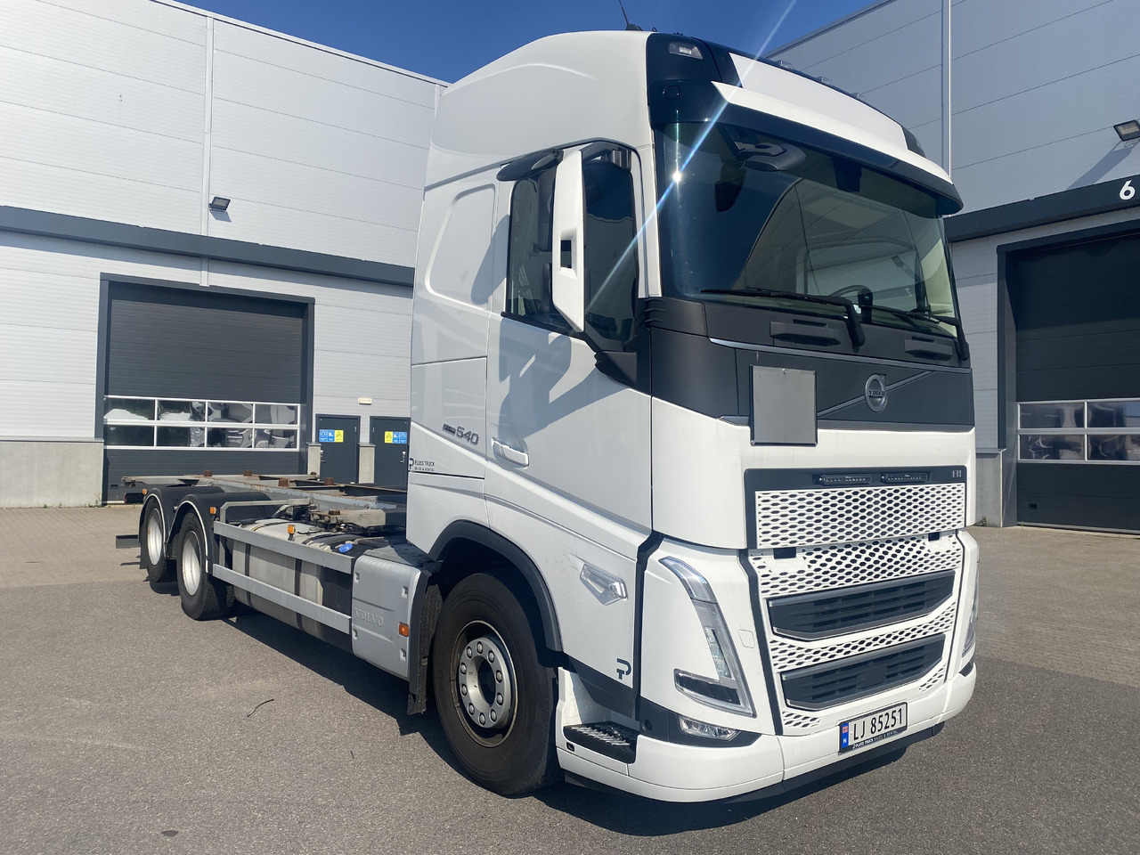 Volvo FH 540 - Контейнеровоз/ Сменна каросерия камион: снимка 2 Volvo FH 540 - Контейнеровоз/ Сменна каросерия камион: снимка 2
