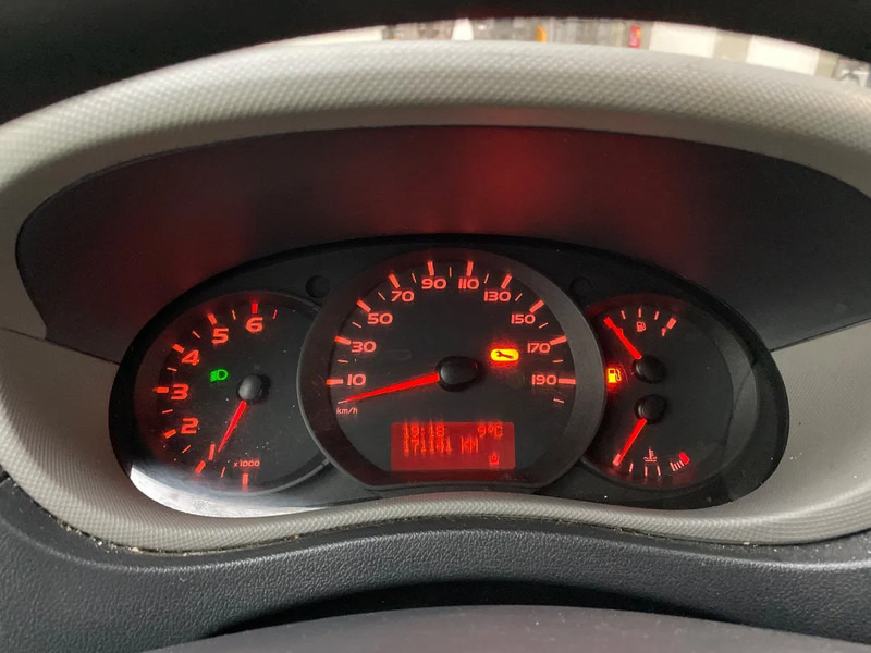 Renault Master T33 2.3 dCi L2H2 - Малък ван: снимка 4 Renault Master T33 2.3 dCi L2H2 - Малък ван: снимка 4