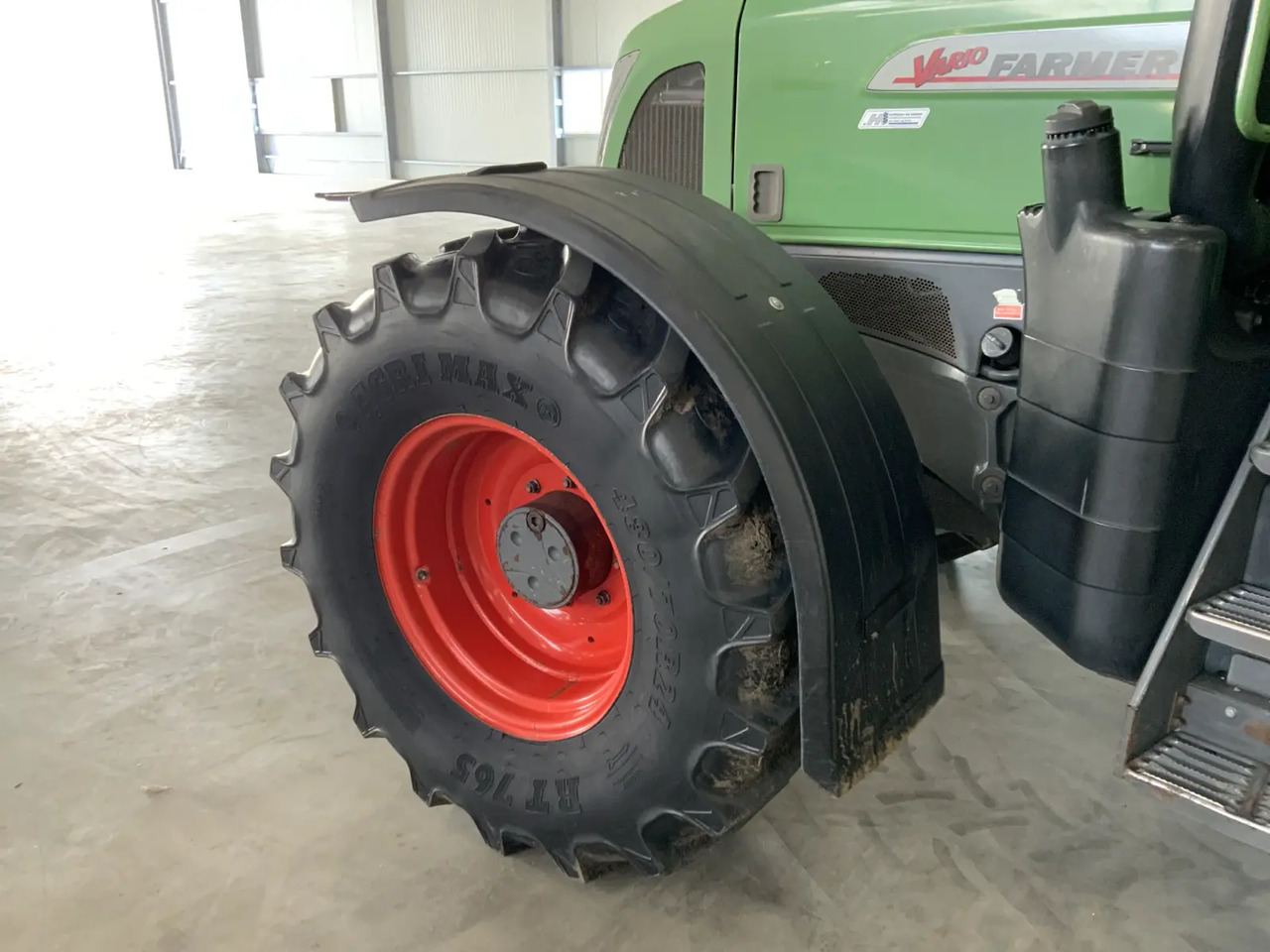 Fendt 411 Vario - Трактор: снимка 3 Fendt 411 Vario - Трактор: снимка 3