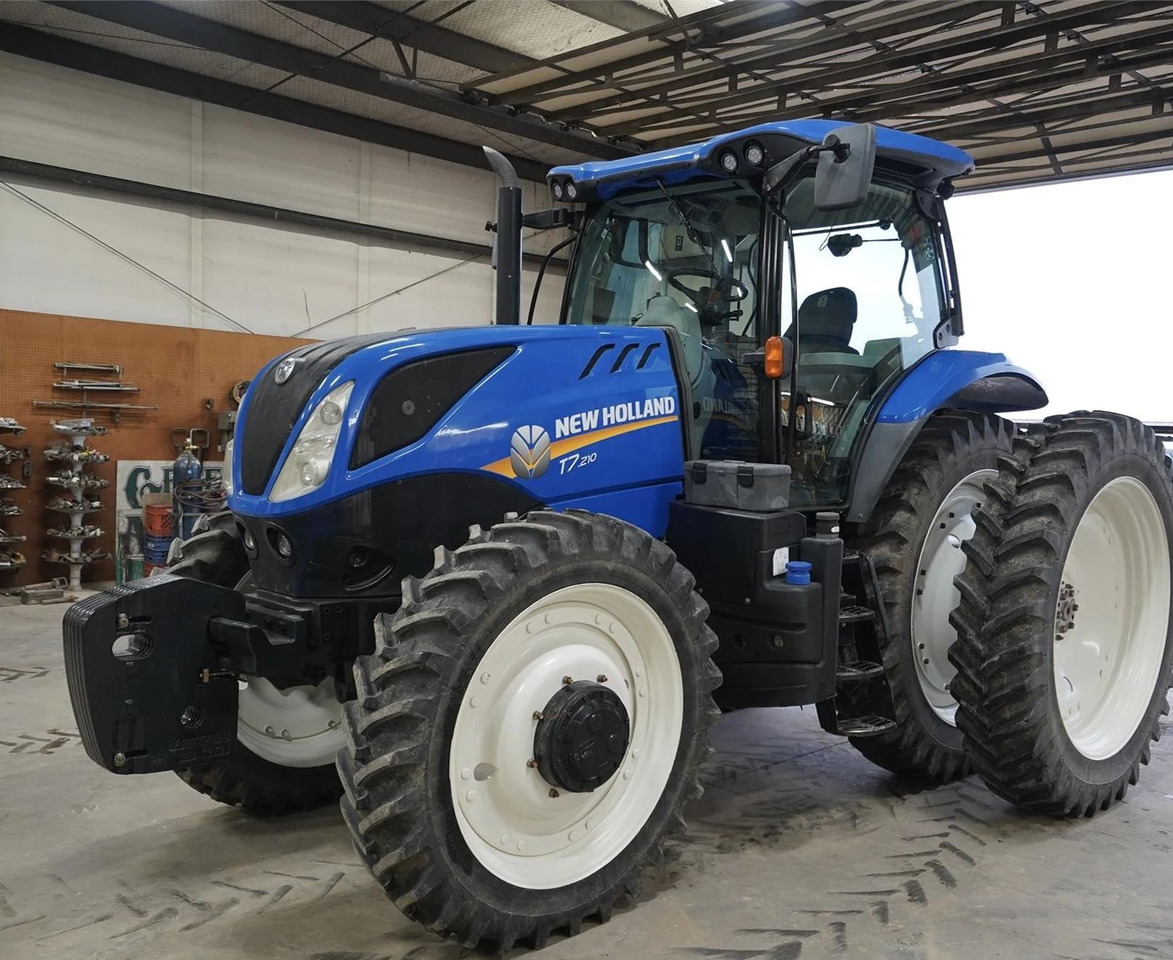 NEW HOLLAND T7.210 - Трактор: снимка 1 NEW HOLLAND T7.210 - Трактор: снимка 1