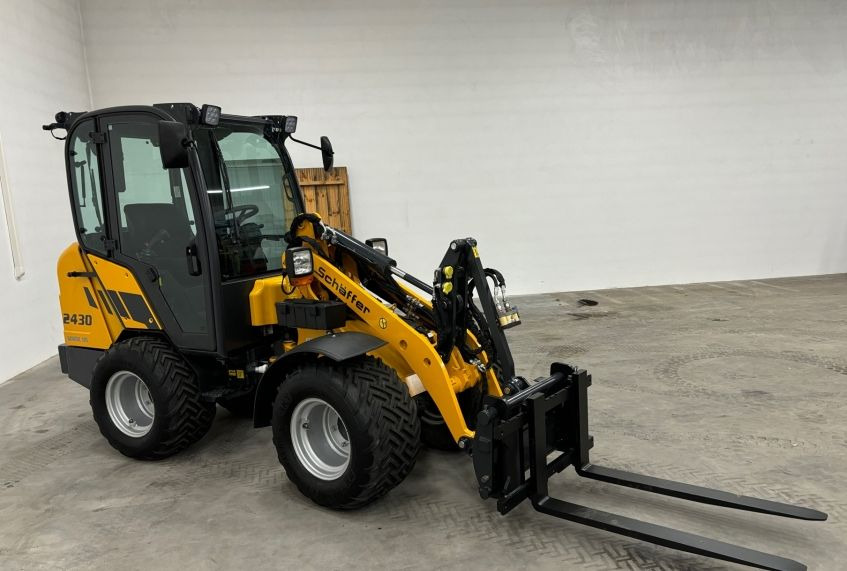 Schäffer 2430 HD - Мини верижен товарач: снимка 2 Schäffer 2430 HD - Мини верижен товарач: снимка 2