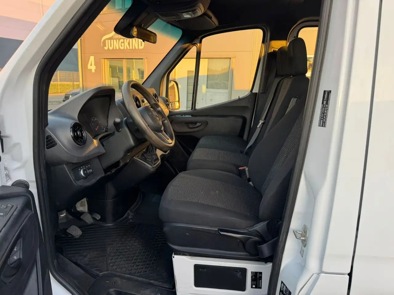 Mercedes-Benz Sprinter 317 CDI Lang DoKa Pritsche AHK 3,5t - Бордови бус, Бус с двойна кабина: снимка 3 Mercedes-Benz Sprinter 317 CDI Lang DoKa Pritsche AHK 3,5t - Бордови бус, Бус с двойна кабина: снимка 3
