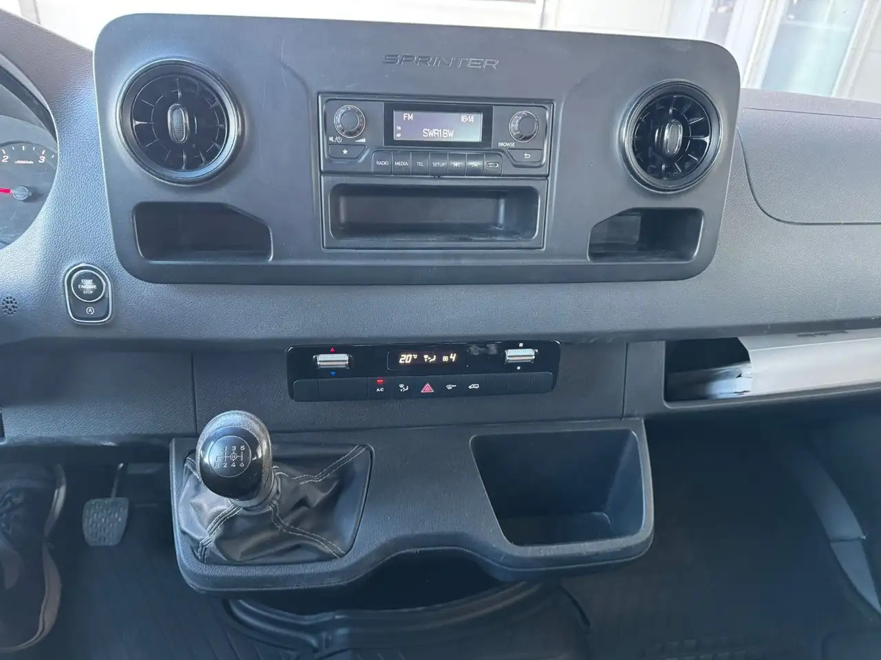 Mercedes-Benz Sprinter 317 CDI Lang DoKa Pritsche AHK 3,5t - Бордови бус, Бус с двойна кабина: снимка 5 Mercedes-Benz Sprinter 317 CDI Lang DoKa Pritsche AHK 3,5t - Бордови бус, Бус с двойна кабина: снимка 5