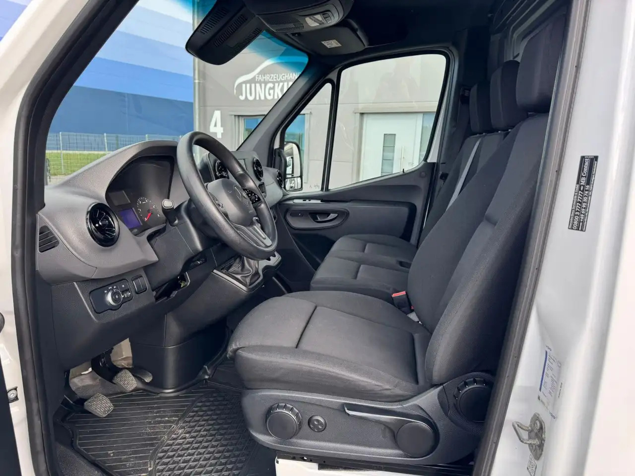 Mercedes-Benz Sprinter 317 CDI Lang Hoch Klima MBUX AHK - Товарен бус: снимка 4 Mercedes-Benz Sprinter 317 CDI Lang Hoch Klima MBUX AHK - Товарен бус: снимка 4