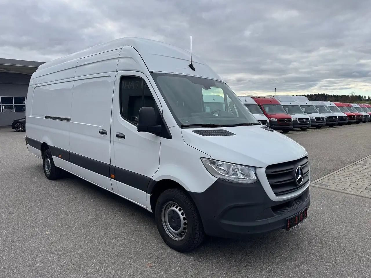 Mercedes-Benz Sprinter 317 CDI Maxi Lang Extralang XXL MBUX - Товарен бус: снимка 2 Mercedes-Benz Sprinter 317 CDI Maxi Lang Extralang XXL MBUX - Товарен бус: снимка 2