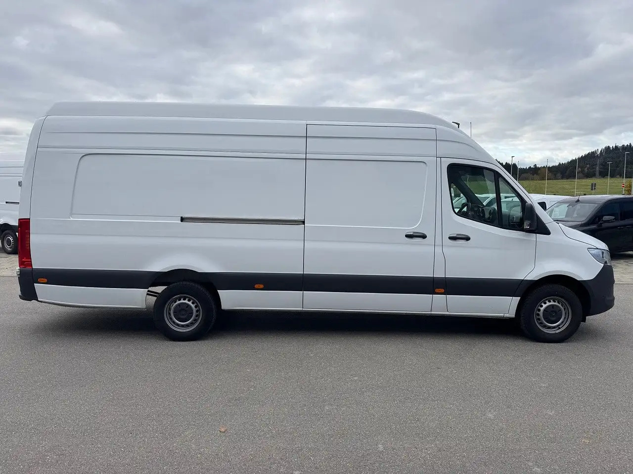 Mercedes-Benz Sprinter 317 CDI Maxi Lang Extralang XXL MBUX - Товарен бус: снимка 4 Mercedes-Benz Sprinter 317 CDI Maxi Lang Extralang XXL MBUX - Товарен бус: снимка 4