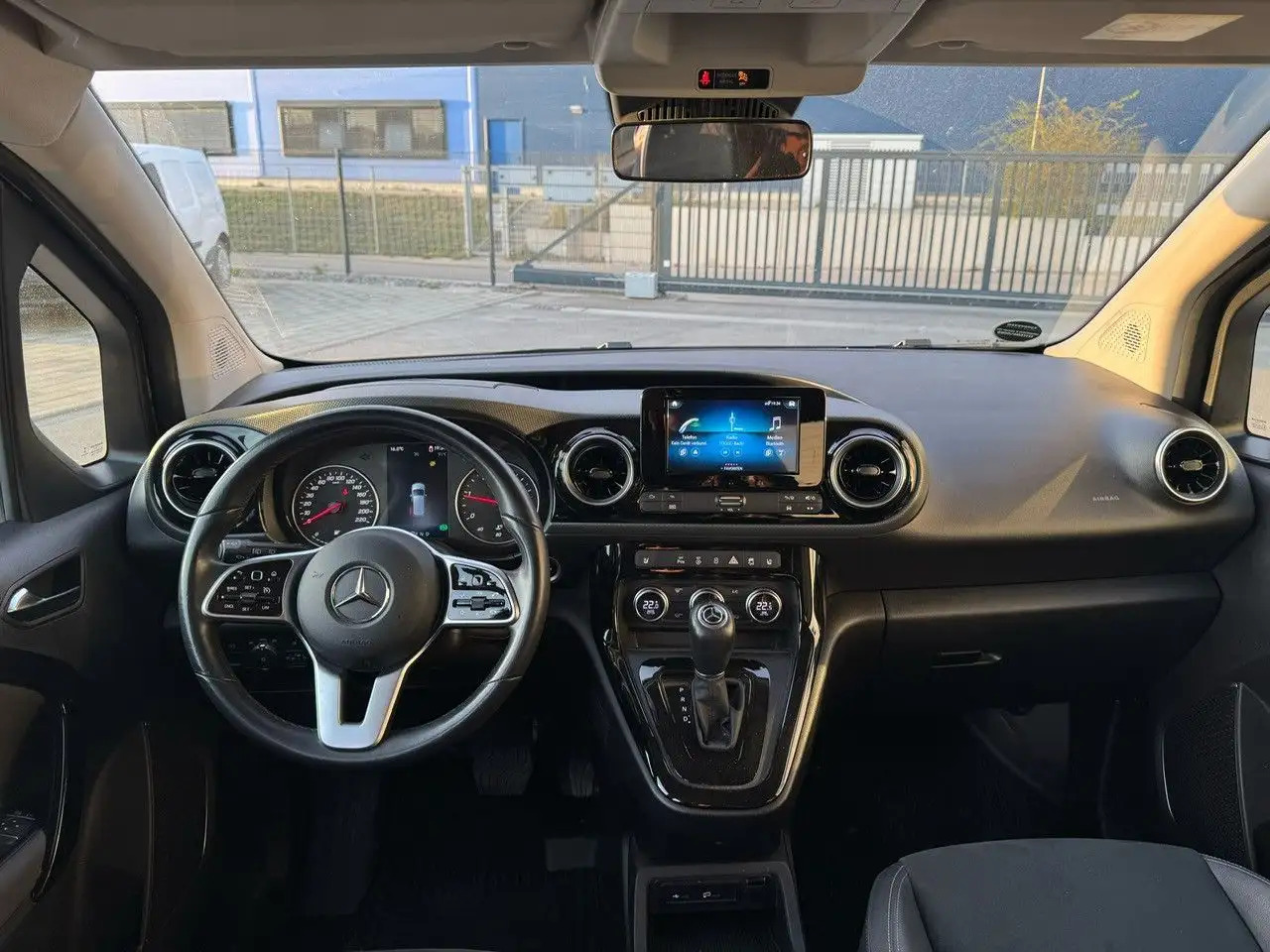 Mercedes-Benz T-Class T -Klasse 160 d standard - Лек автомобил: снимка 4 Mercedes-Benz T-Class T -Klasse 160 d standard - Лек автомобил: снимка 4