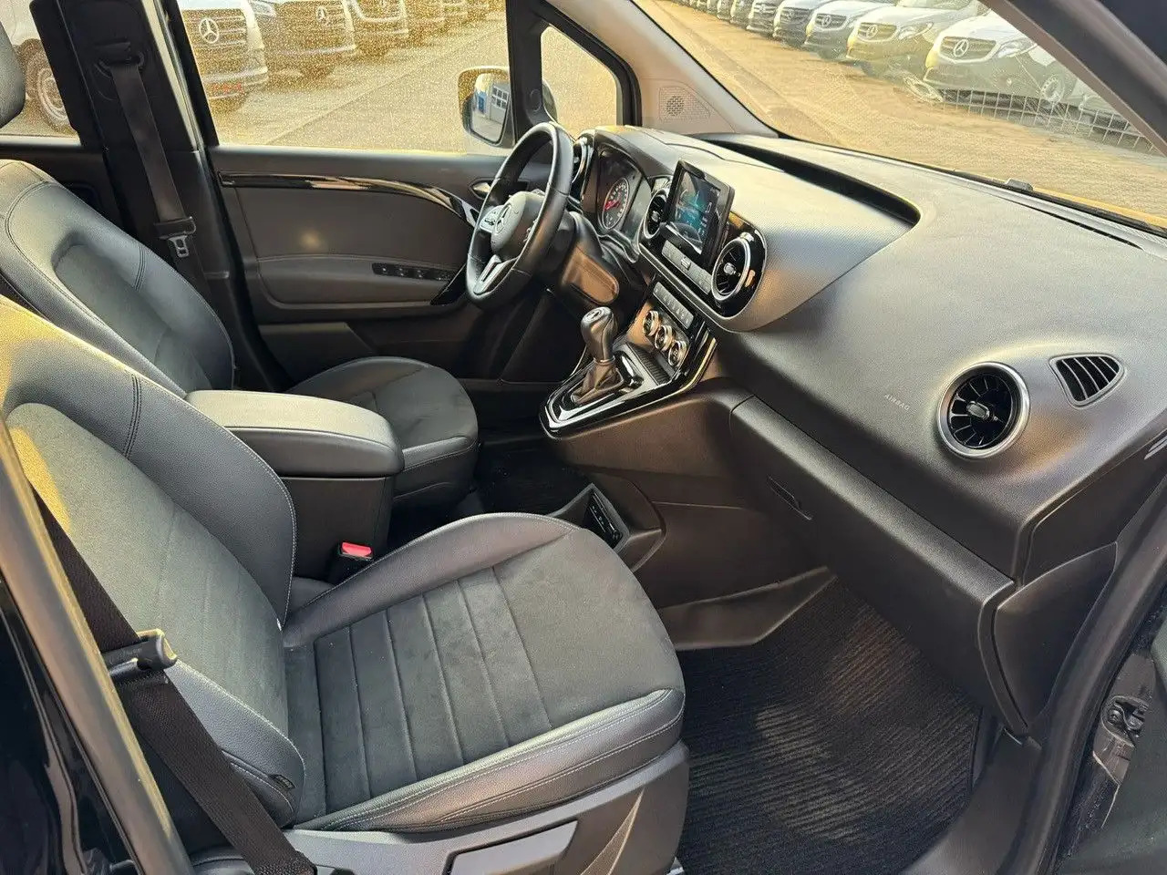 Mercedes-Benz T-Class T -Klasse 160 d standard - Лек автомобил: снимка 2 Mercedes-Benz T-Class T -Klasse 160 d standard - Лек автомобил: снимка 2