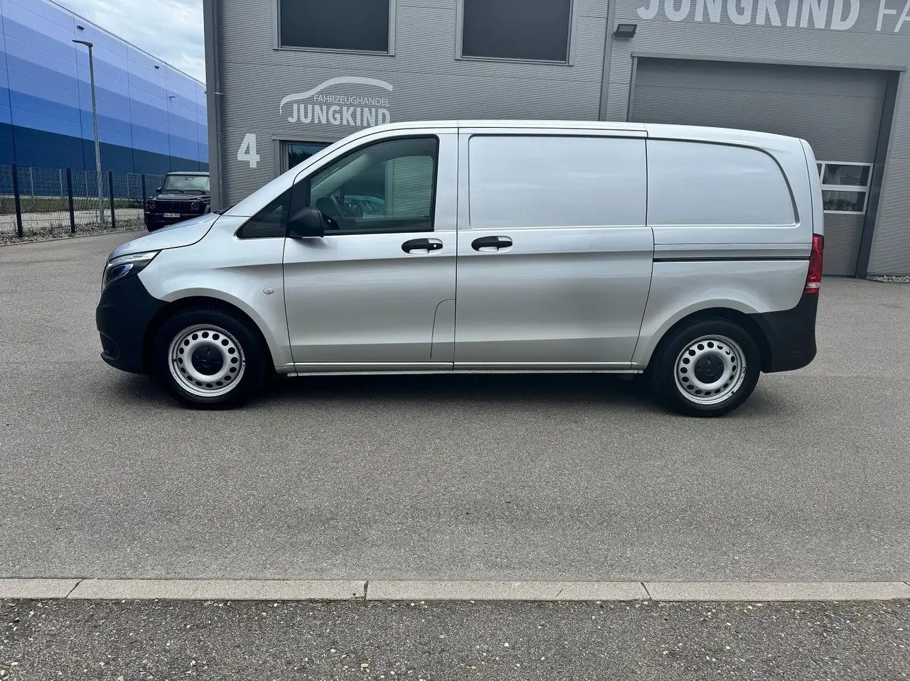 Mercedes-Benz Vito 114 CDI Kompakt Silber Klima Bott - Товарен бус: снимка 3 Mercedes-Benz Vito 114 CDI Kompakt Silber Klima Bott - Товарен бус: снимка 3