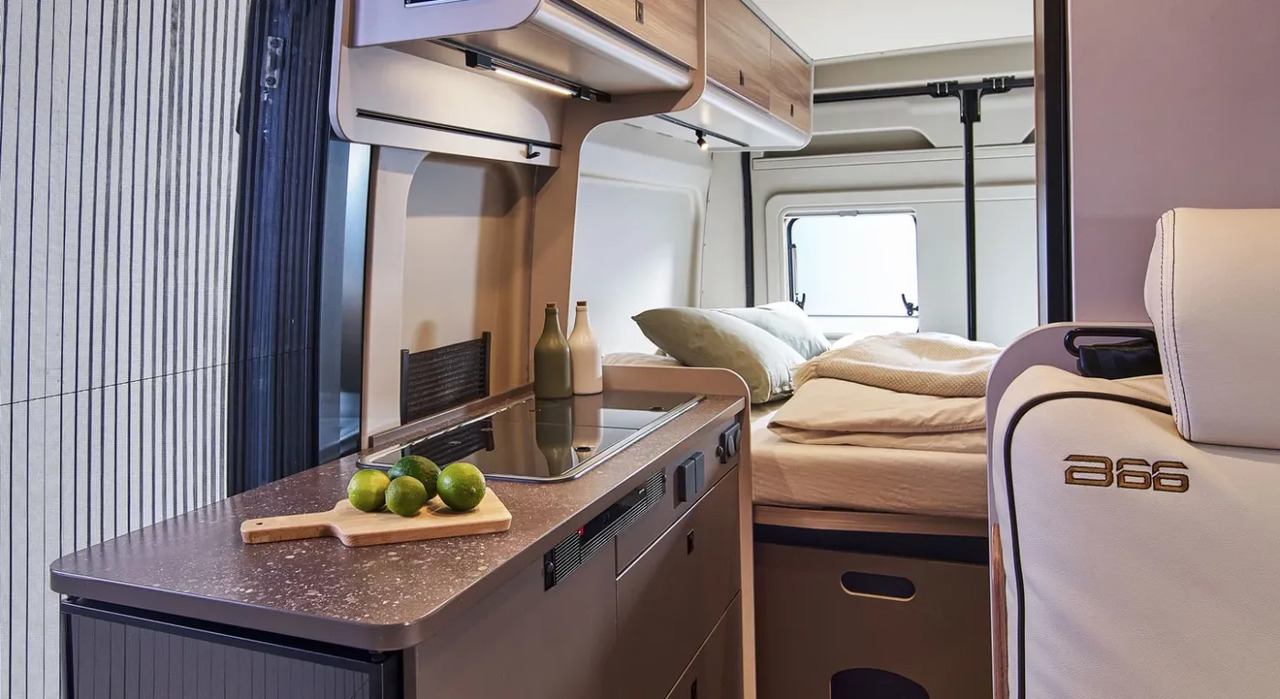 Bürstner B66 C 600 B 66 Voll ausgestattet - Кемпер ван: снимка 3 Bürstner B66 C 600 B 66 Voll ausgestattet - Кемпер ван: снимка 3