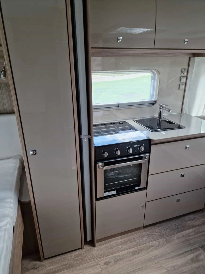 Fendt Tendenza 650 SFD Safety-, Batteri. Fußbodentem - Каравана: снимка 5 Fendt Tendenza 650 SFD Safety-, Batteri. Fußbodentem - Каравана: снимка 5