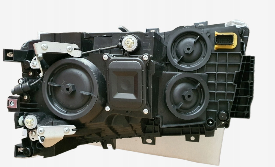 NOWY REFLEKTOR PRAWY SCANIA L,P,G,R,S - Преден фар за Камион: снимка 3 NOWY REFLEKTOR PRAWY SCANIA L,P,G,R,S - Преден фар за Камион: снимка 3