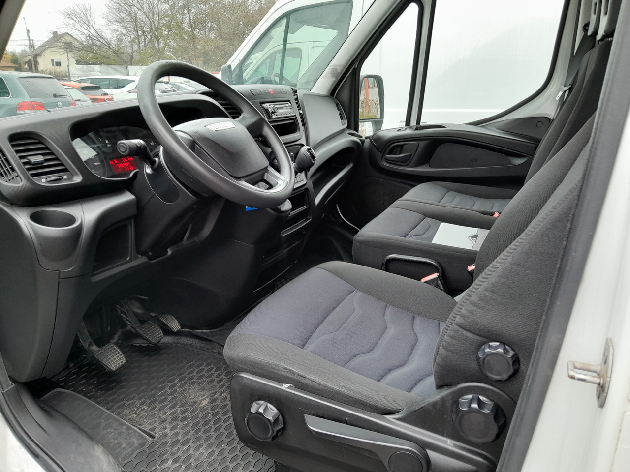 IVECO Daily 35S14 - Лекотоварен автомобил фургон: снимка 5 IVECO Daily 35S14 - Лекотоварен автомобил фургон: снимка 5