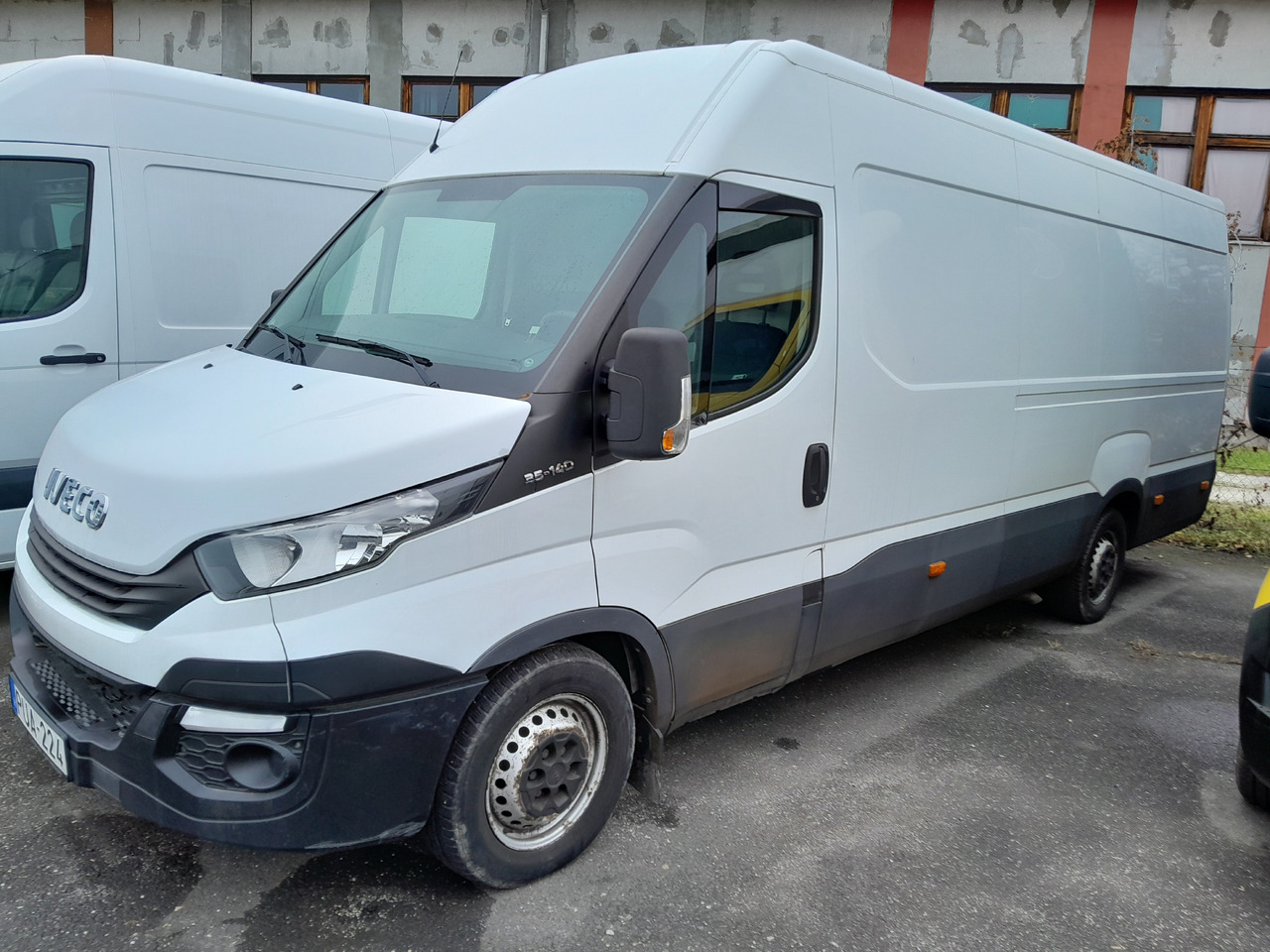 IVECO Daily 35S14 - Лекотоварен автомобил фургон: снимка 2 IVECO Daily 35S14 - Лекотоварен автомобил фургон: снимка 2