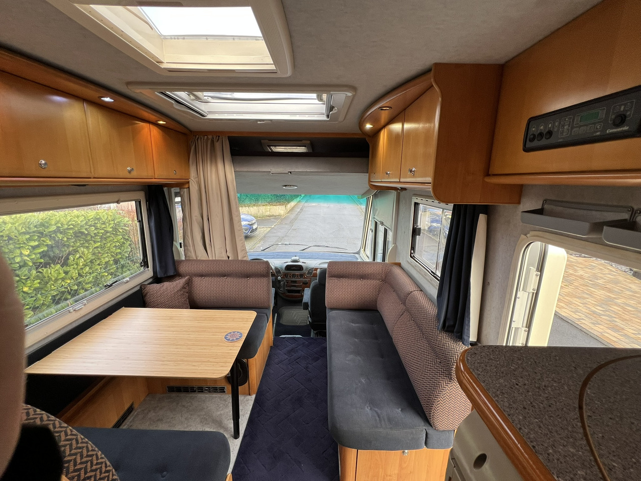 CONCORDE Charisma 750 G Mercedes 416 CDI - Интегриран кемпер: снимка 3 CONCORDE Charisma 750 G Mercedes 416 CDI - Интегриран кемпер: снимка 3