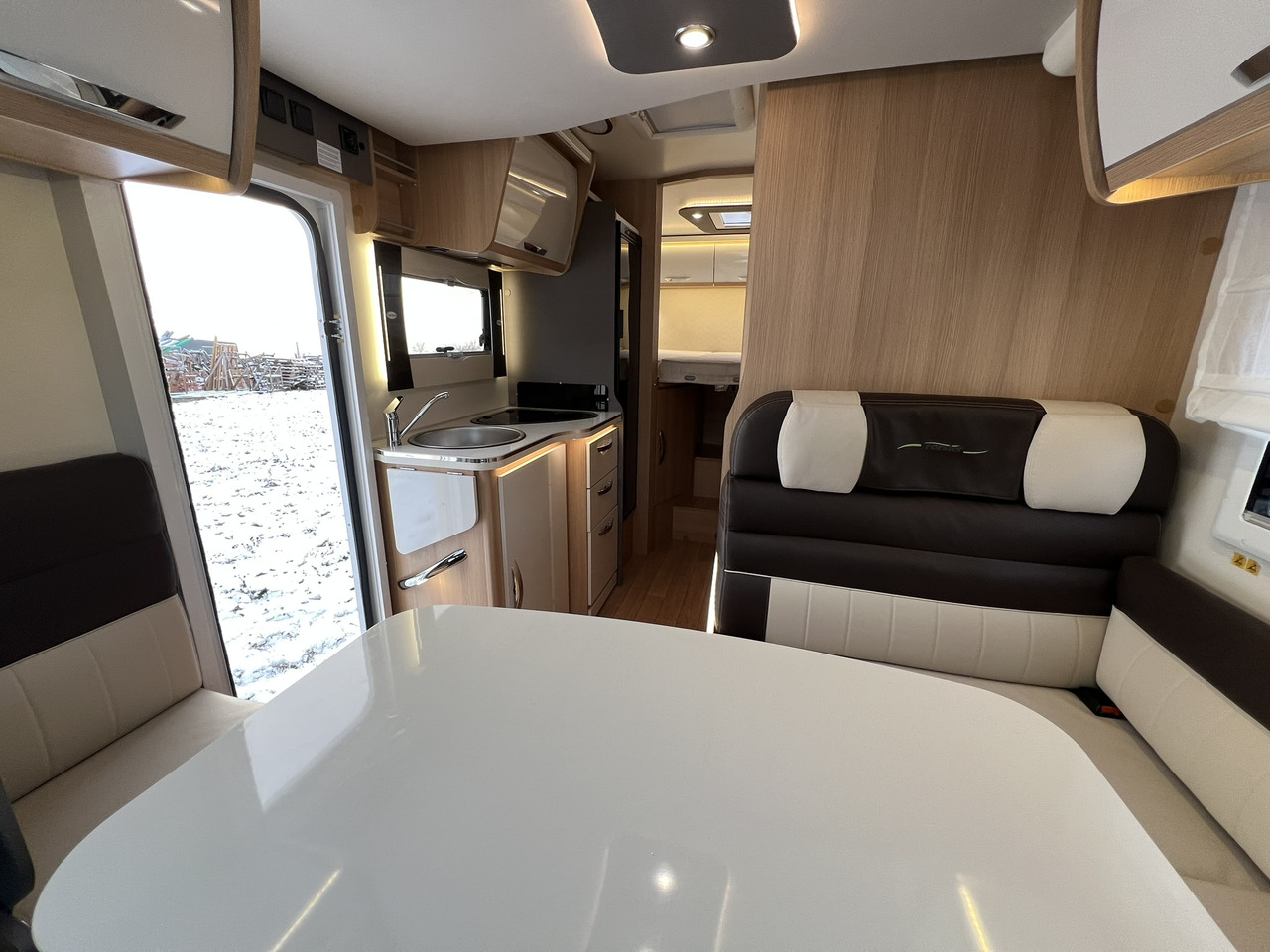 FORSTER T 699 EB Hubbett - Markise - Fahrradtr. - Полуинтегриран кемпер: снимка 4 FORSTER T 699 EB Hubbett - Markise - Fahrradtr. - Полуинтегриран кемпер: снимка 4