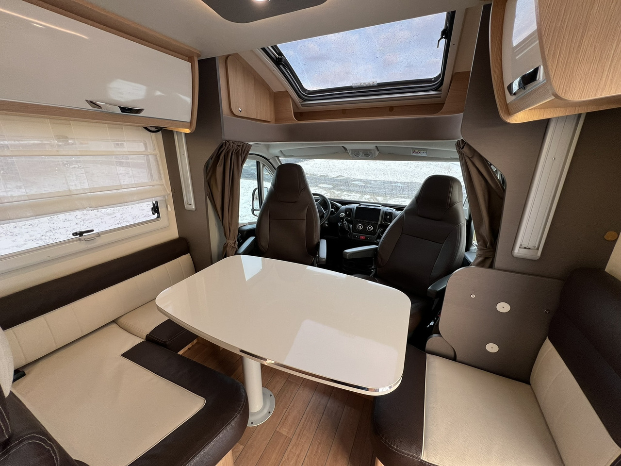 FORSTER T 699 EB Hubbett - Markise - Fahrradtr. - Полуинтегриран кемпер: снимка 3 FORSTER T 699 EB Hubbett - Markise - Fahrradtr. - Полуинтегриран кемпер: снимка 3