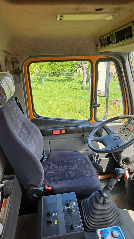 MERCEDES-BENZ 1824 ACTROS SK 4x4 - Самосвал камион: снимка 5 MERCEDES-BENZ 1824 ACTROS SK 4x4 - Самосвал камион: снимка 5