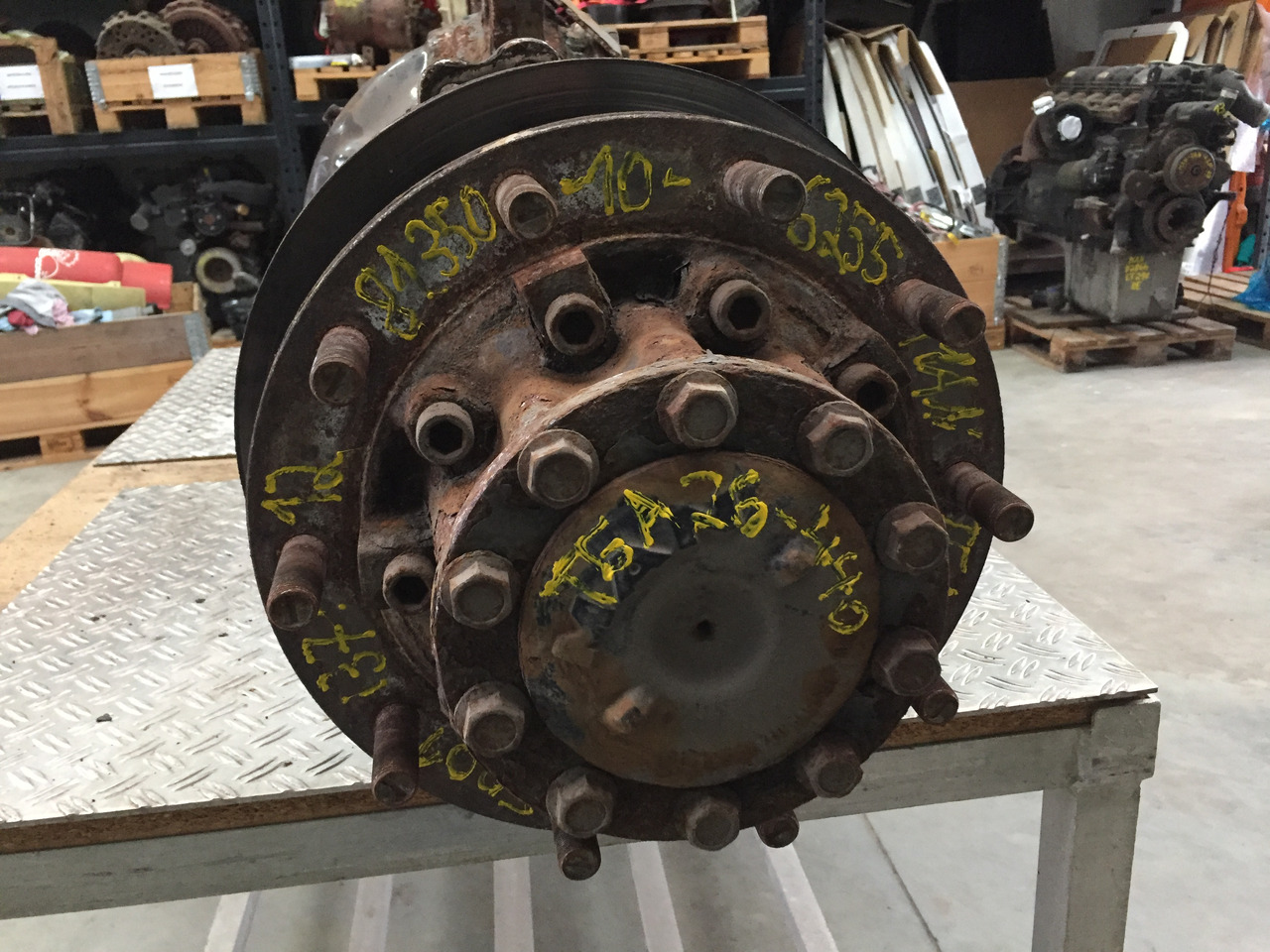 -Gebrauchte Hinterachse MAN TGA 26.440, Typ : HY 13 5001, Artikel - Nr. : 81.35010 - 6255 - Задна ос за Камион: снимка 4 -Gebrauchte Hinterachse MAN TGA 26.440, Typ : HY 13 5001, Artikel - Nr. : 81.35010 - 6255 - Задна ос за Камион: снимка 4