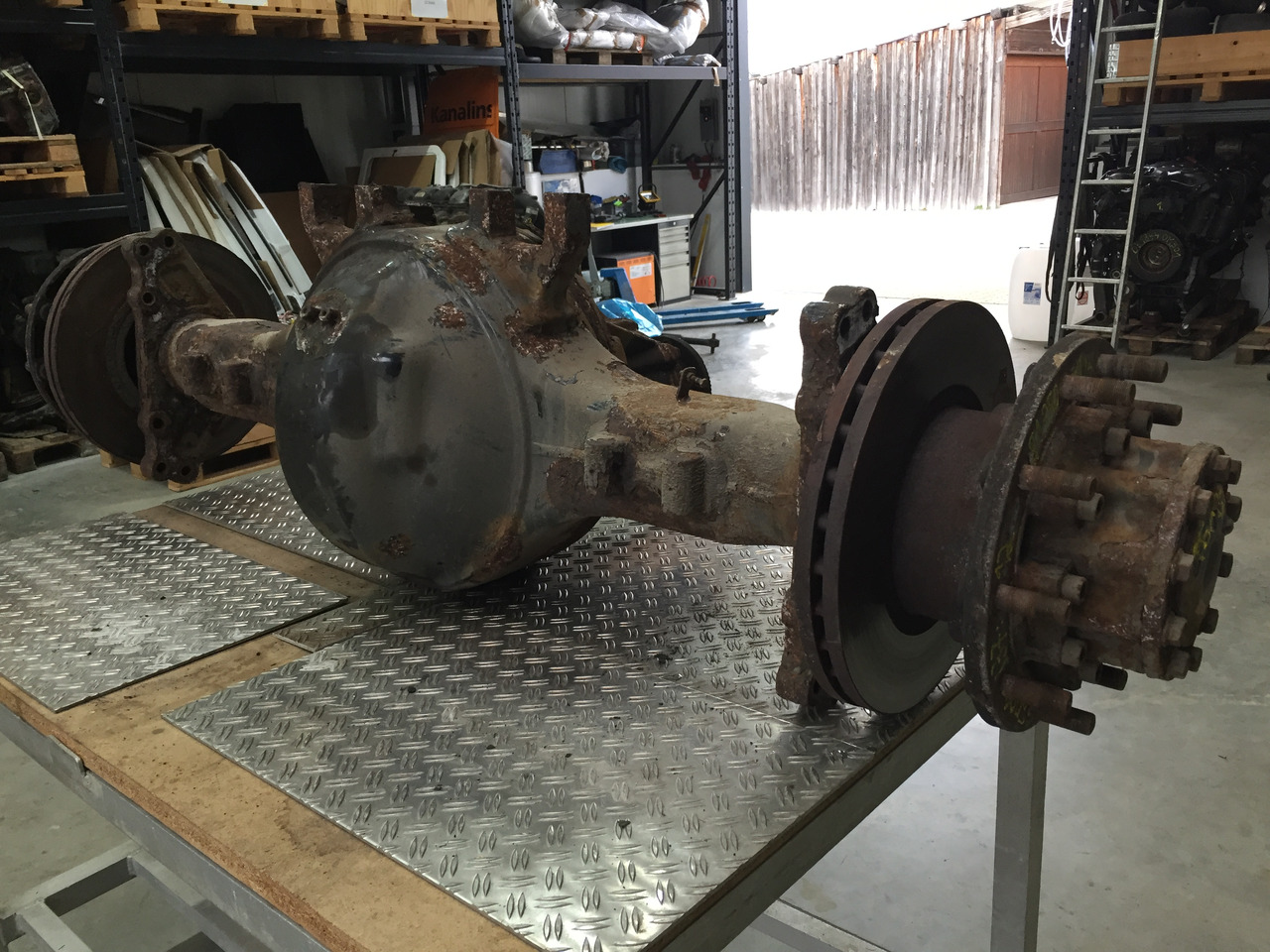 -Gebrauchte Hinterachse MAN TGA 26.440, Typ : HY 13 5001, Artikel - Nr. : 81.35010 - 6255 - Задна ос за Камион: снимка 3 -Gebrauchte Hinterachse MAN TGA 26.440, Typ : HY 13 5001, Artikel - Nr. : 81.35010 - 6255 - Задна ос за Камион: снимка 3