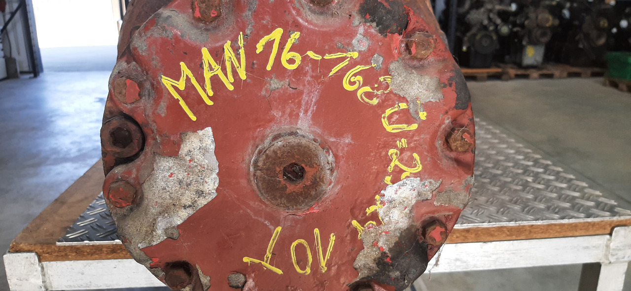 Gebrauchte MAN 16.168, Planetenachse, Artikel - Nr. : 81.99999 - 9999 - Задна ос за Камион: снимка 4 Gebrauchte MAN 16.168, Planetenachse, Artikel - Nr. : 81.99999 - 9999 - Задна ос за Камион: снимка 4