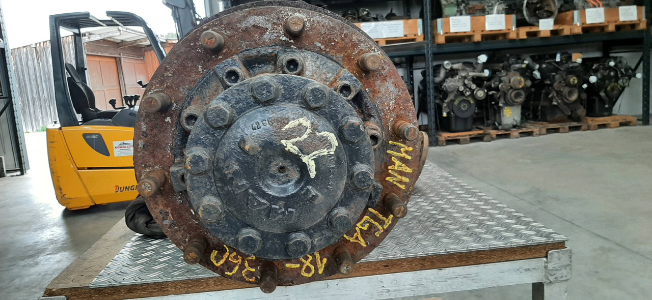 Gebrauchte MAN TGA 18.360 Hypoidachse, 13 Tonnen, Artikel - Nr. : 81.35010 - 6132 - Задна ос за Камион: снимка 2 Gebrauchte MAN TGA 18.360 Hypoidachse, 13 Tonnen, Artikel - Nr. : 81.35010 - 6132 - Задна ос за Камион: снимка 2