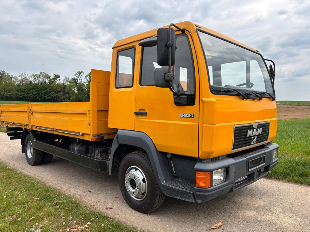 MAN 8.224 L 2000 - Бордови камион: снимка 2 MAN 8.224 L 2000 - Бордови камион: снимка 2
