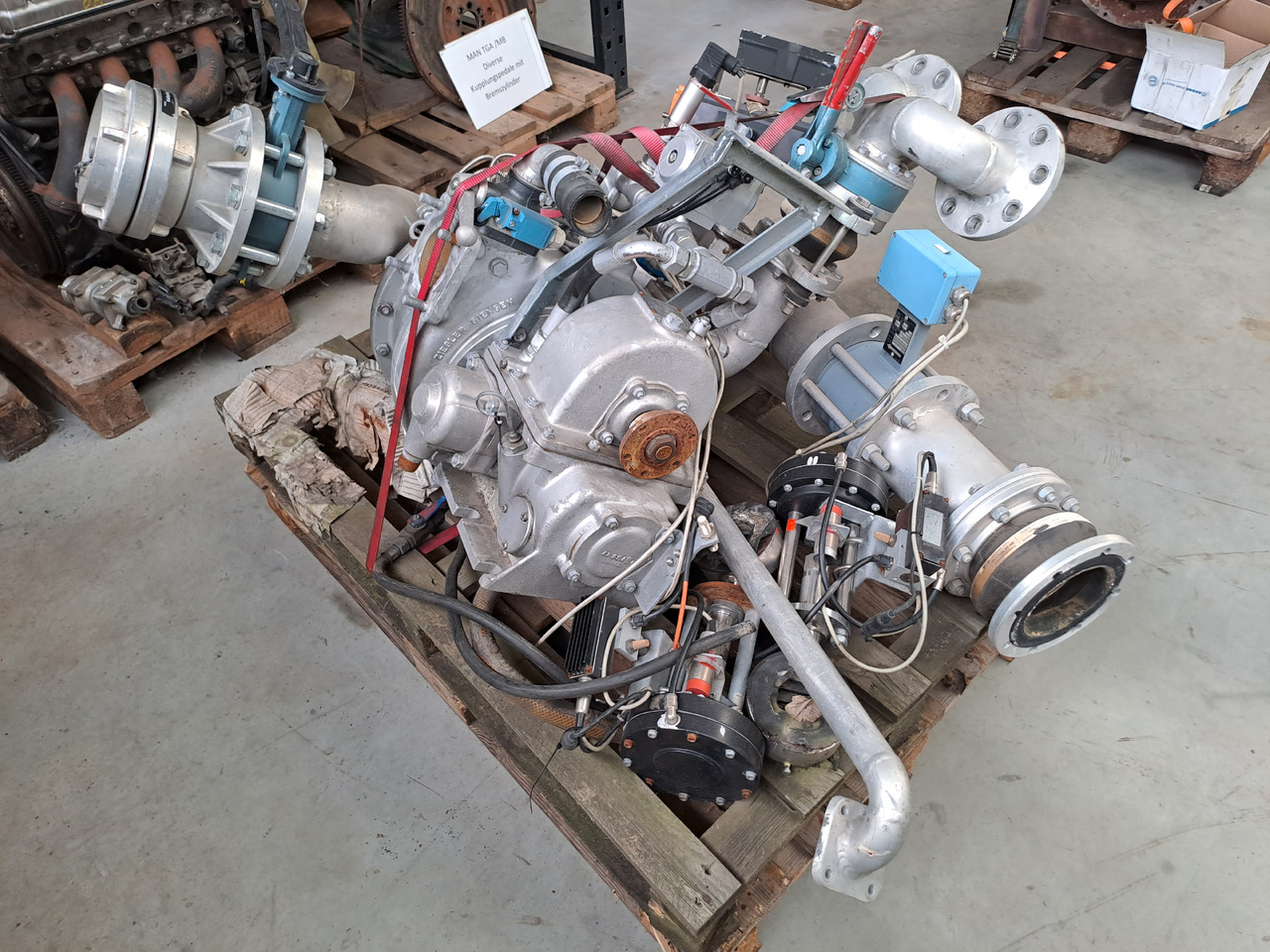 Neuwertige Albert Ziegler Wasserpumpe ( Feuerwehr ), Typ : FP 22 / 15, Artikel - Nr. : 81.99999 - 99 - Помпа за охлаждаща течност за Камион: снимка 4 Neuwertige Albert Ziegler Wasserpumpe ( Feuerwehr ), Typ : FP 22 / 15, Artikel - Nr. : 81.99999 - 99 - Помпа за охлаждаща течност за Камион: снимка 4