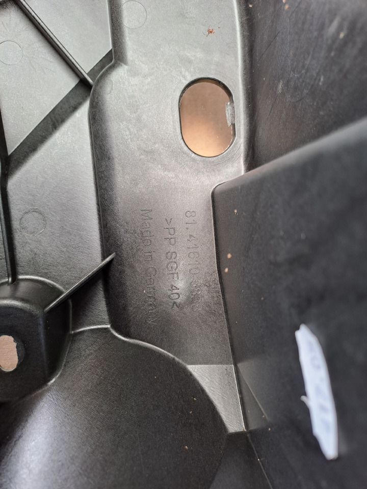 Преден фар за Камион Neuwertiger Träger für Scheinwerfer MAN TG3 rechts, Artikel - Nr. : 81.41610 - 5838 / 5837: снимка 7 Преден фар за Камион Neuwertiger Träger für Scheinwerfer MAN TG3 rechts, Artikel - Nr. : 81.41610 - 5838 / 5837: снимка 7