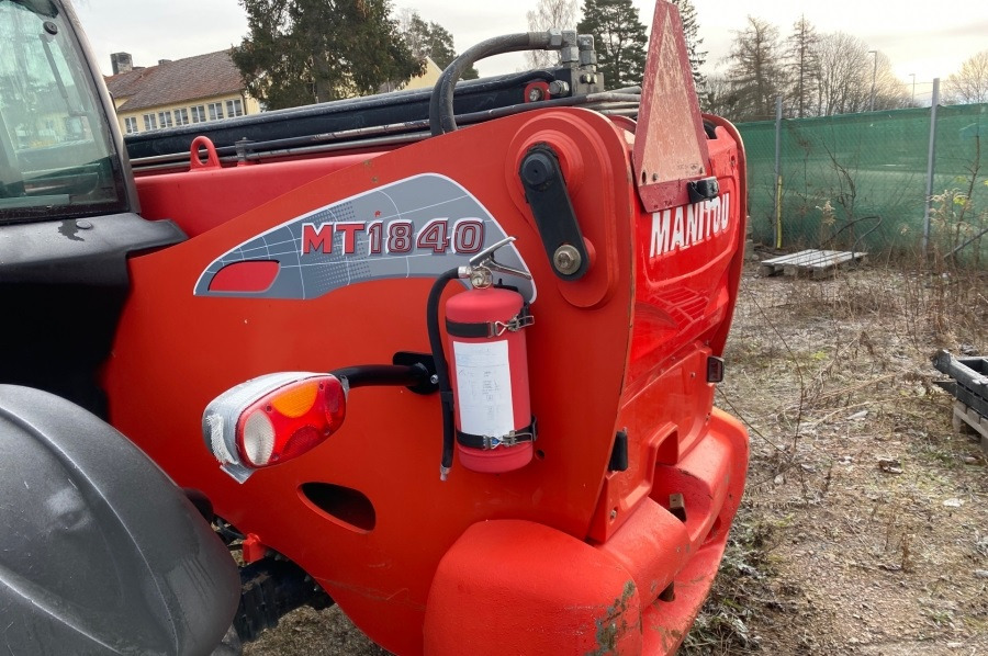 Телескопичен колесен товарач MANITOU MT 1840: снимка 6 Телескопичен колесен товарач MANITOU MT 1840: снимка 6