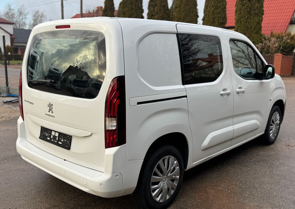 Peugeot Partner 21r 130 HK Niski przebieg 1wł ASO 5 dzwi Euro6.2/ford/opel/citroen - Товарен бус: снимка 5 Peugeot Partner 21r 130 HK Niski przebieg 1wł ASO 5 dzwi Euro6.2/ford/opel/citroen - Товарен бус: снимка 5