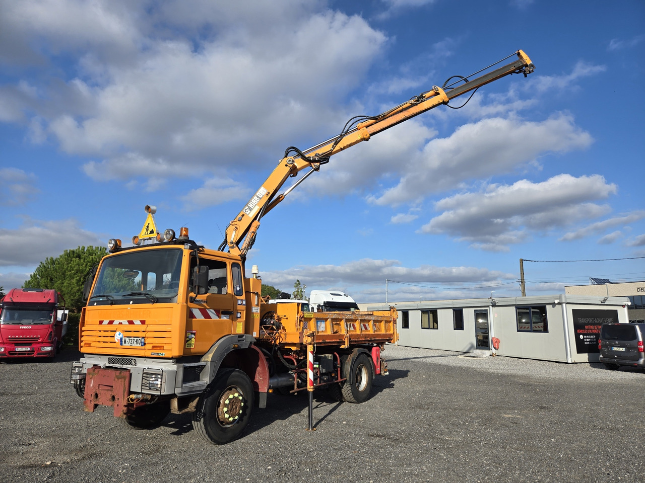 Renault G250 4x4 - Самосвал камион, Камион с кран: снимка 1 Renault G250 4x4 - Самосвал камион, Камион с кран: снимка 1