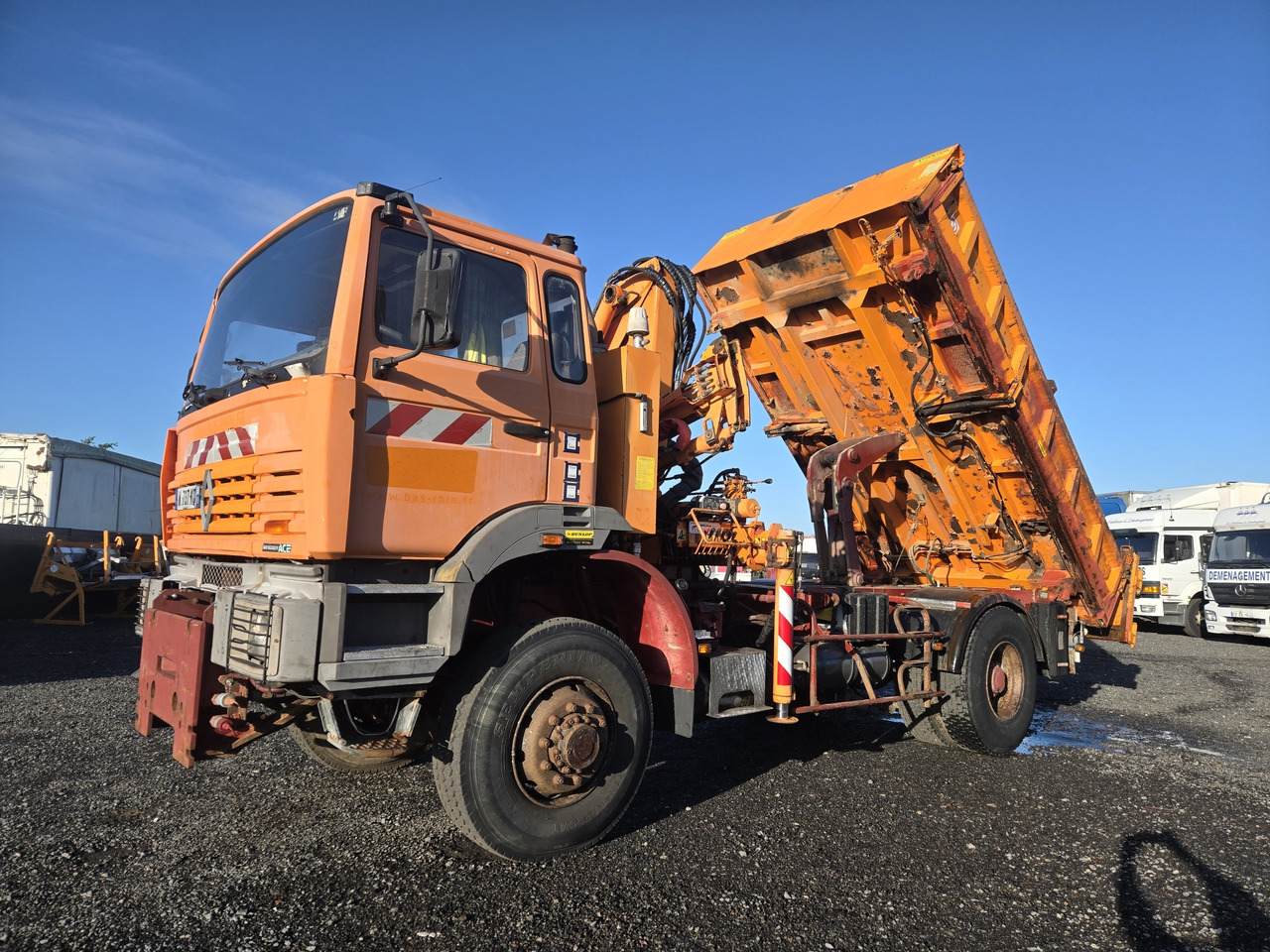 Renault G300 / 4x4 - Самосвал камион, Камион с кран: снимка 1 Renault G300 / 4x4 - Самосвал камион, Камион с кран: снимка 1