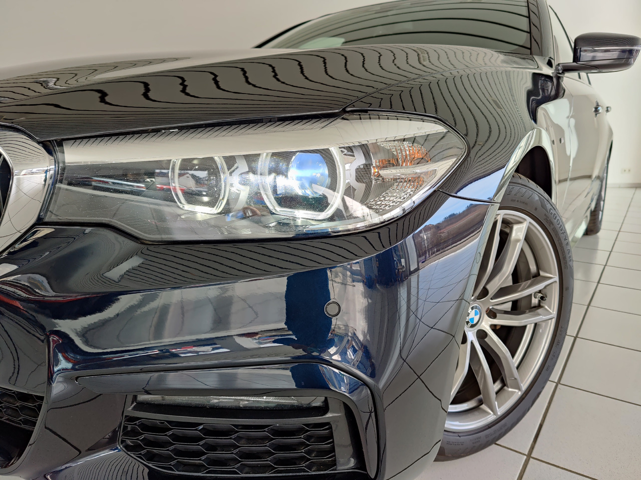 BMW 520 d xDrive M Sport Navi Kam Pano SHZ - Комби: снимка 2 BMW 520 d xDrive M Sport Navi Kam Pano SHZ - Комби: снимка 2