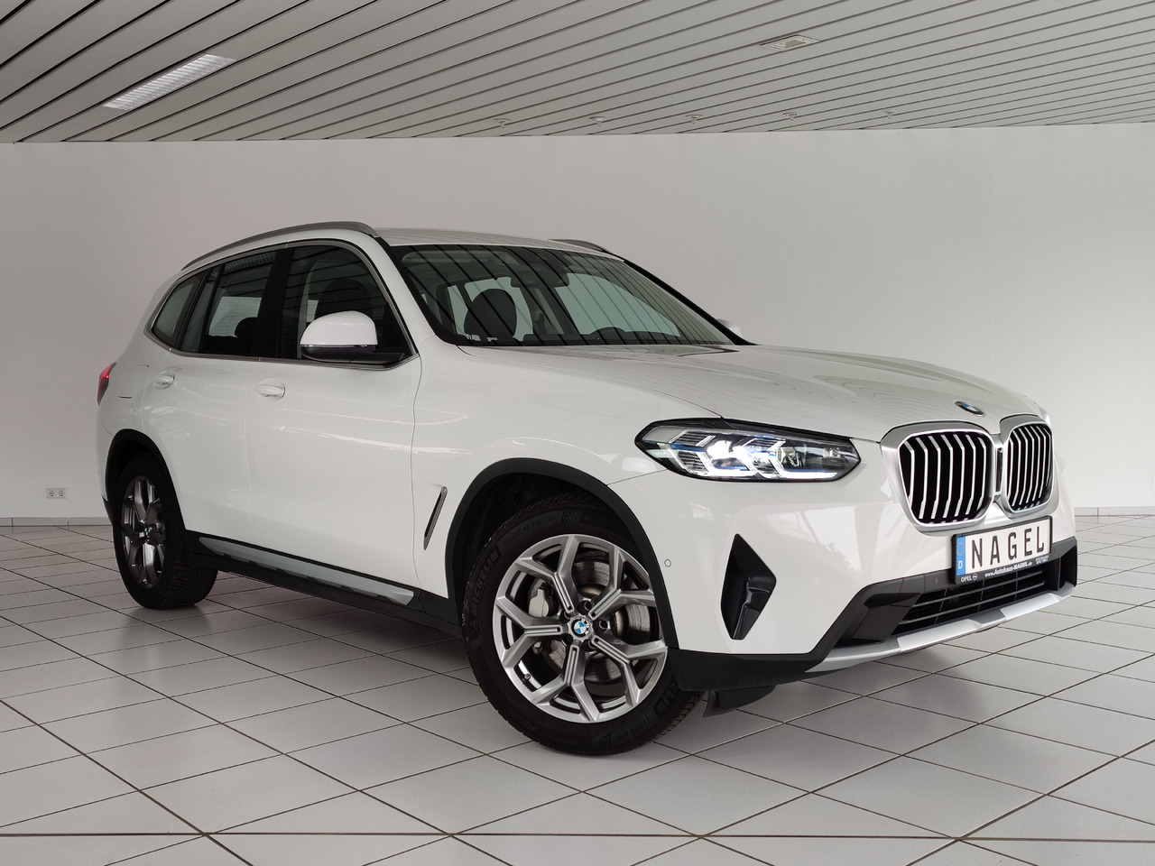 BMW X3 xDrive 30 i Live-Cockpit DAB Leder HiFi Headup - Джип: снимка 3 BMW X3 xDrive 30 i Live-Cockpit DAB Leder HiFi Headup - Джип: снимка 3