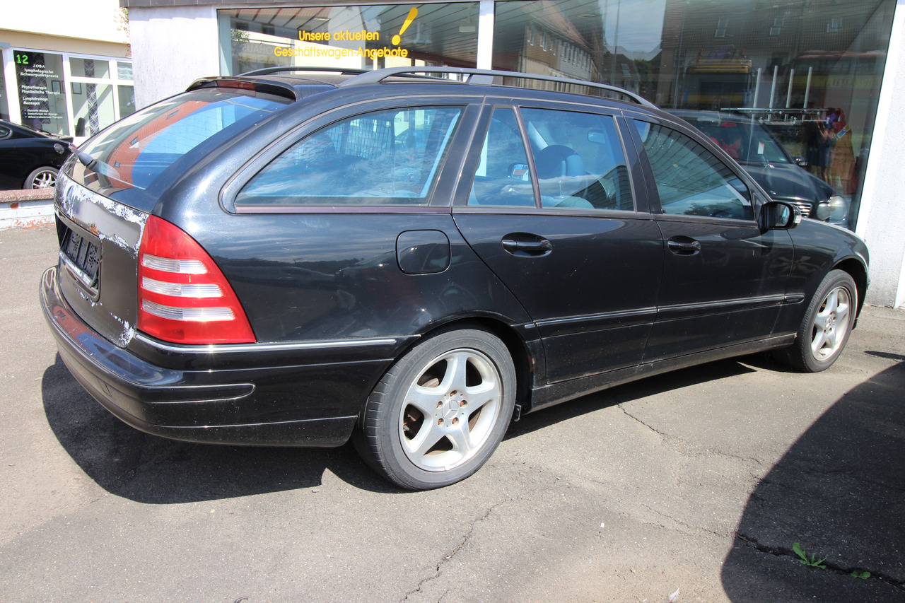 Mercedes-Benz C 220 T CDI Bastlerfahrzeug - Комби: снимка 4 Mercedes-Benz C 220 T CDI Bastlerfahrzeug - Комби: снимка 4