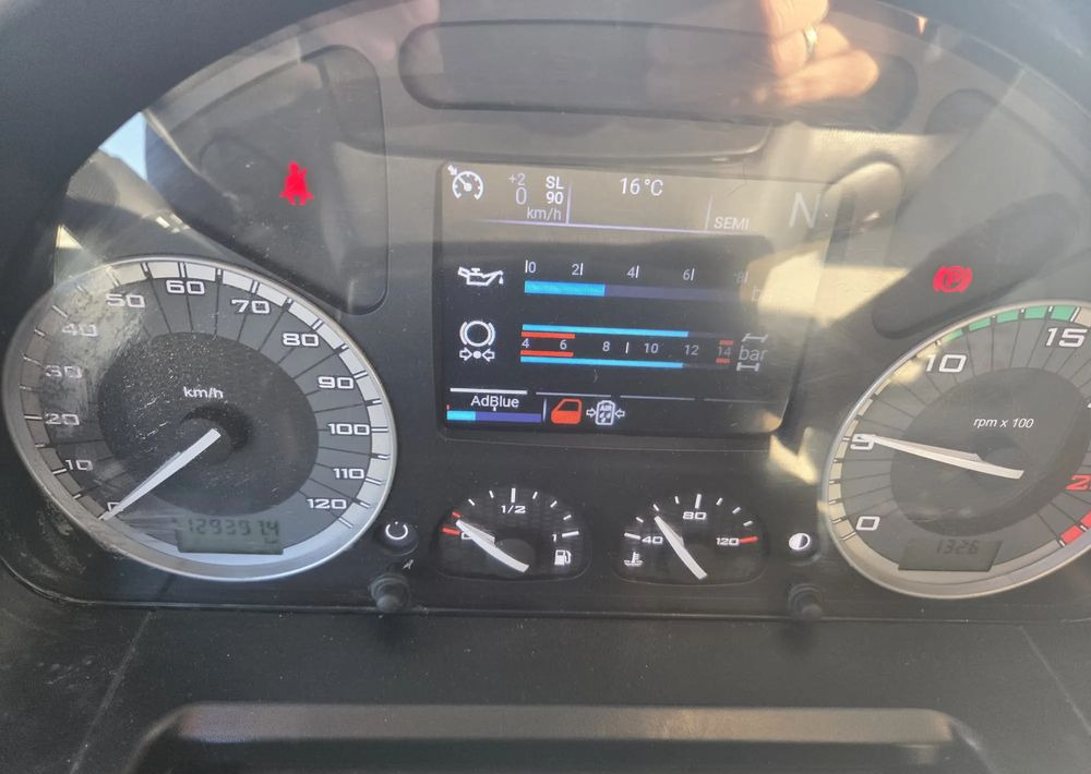 Самосвал камион Iveco X-WAY: снимка 7 Самосвал камион Iveco X-WAY: снимка 7