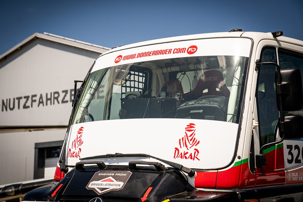 Unimog U400 ex Paris Dakar, Ralley Unimog , mit FIA Wagenpass - Камион: снимка 5 Unimog U400 ex Paris Dakar, Ralley Unimog , mit FIA Wagenpass - Камион: снимка 5