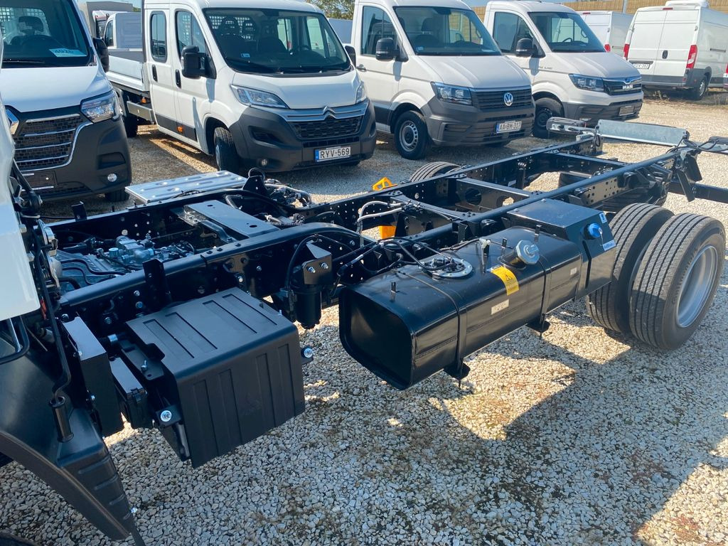 Mitsubishi Canter FUSO 6C18 Fahrgestell 4WD 175Ps Sofort - Шаси кабина, Камион с кран: снимка 3 Mitsubishi Canter FUSO 6C18 Fahrgestell 4WD 175Ps Sofort - Шаси кабина, Камион с кран: снимка 3